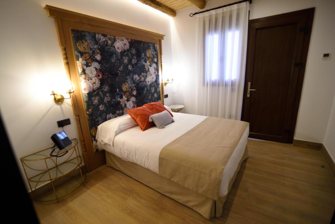 Hostal Rural Santa Habitaciones Aldea D埃尔罗西奥 外观 照片